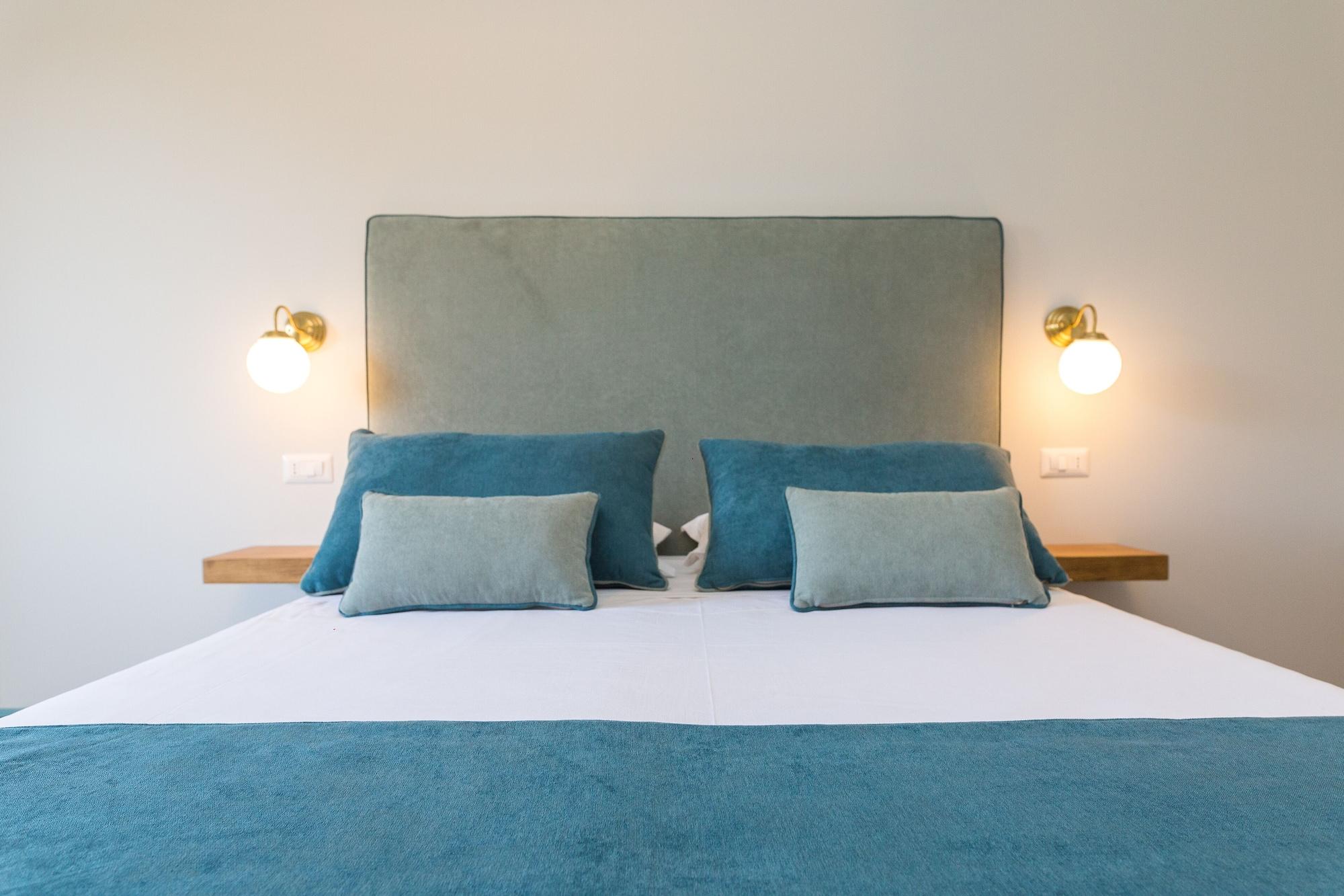 Pool&suites Sorrent